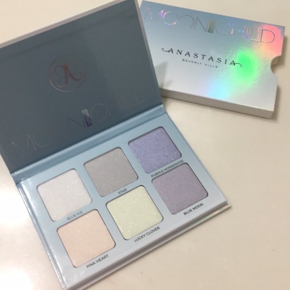 Anastasia Beverly Hills moochild glow kit